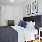 Londwell, Regents Park & Abbey Road Studios Luxury Apartment